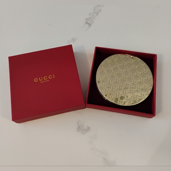 Gucci GG Dual Mirror - NEW Gold Compact - Picture 5 of 7